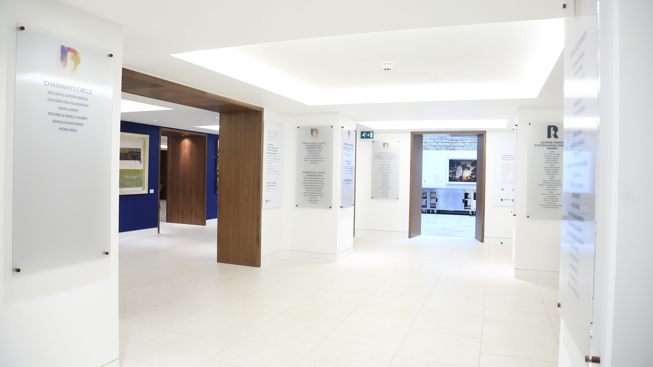 Overview of the general campaign board space, white and bright room
